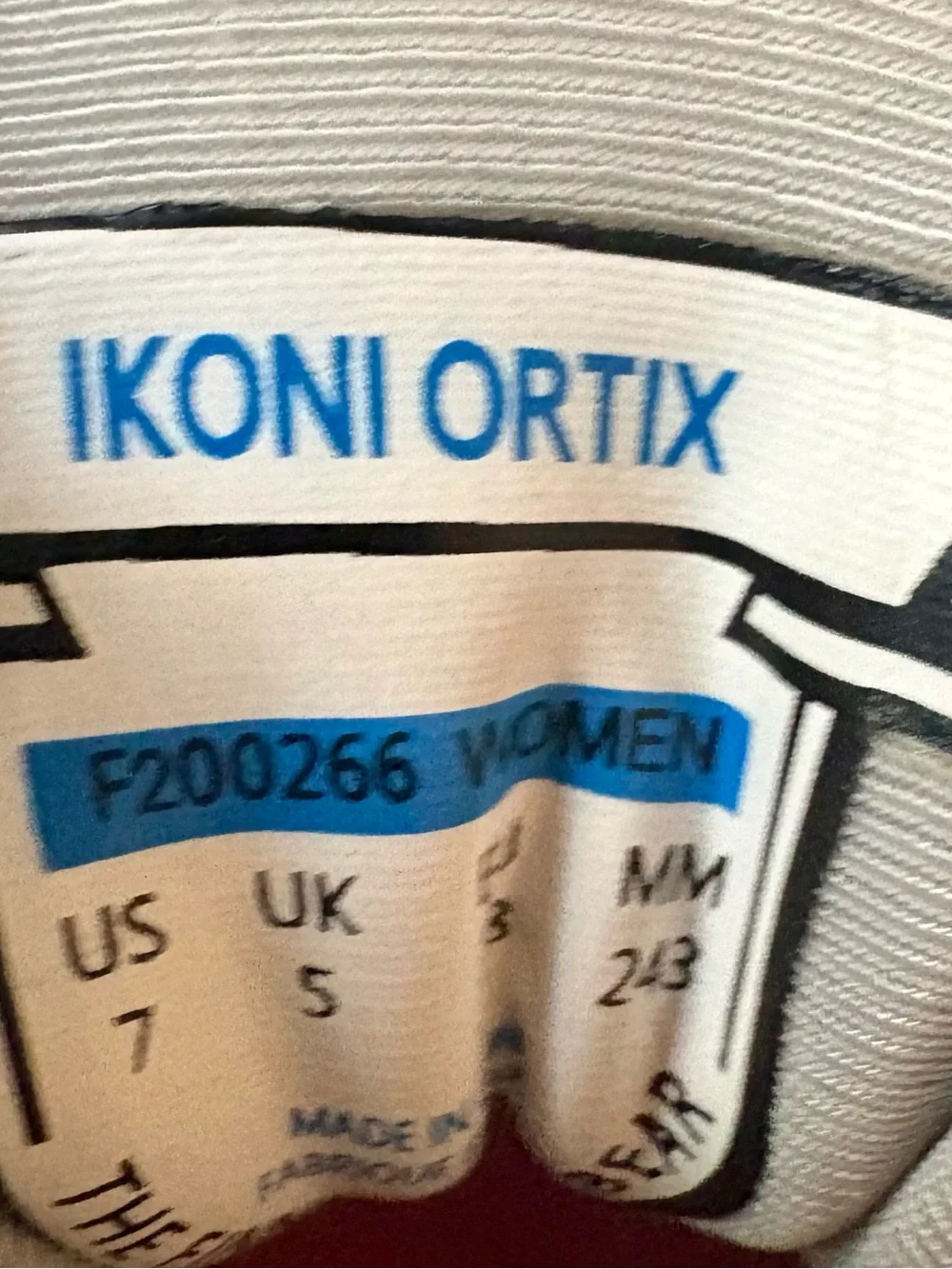 Karhu Ikoni Ortix Woman's  Black Athletic Running Shoes with White Midsole